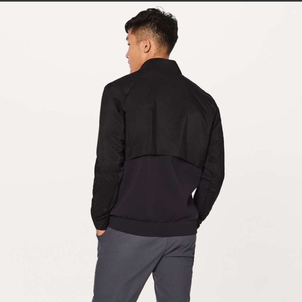 Lululemon Shell Stopper Bomber Black size M